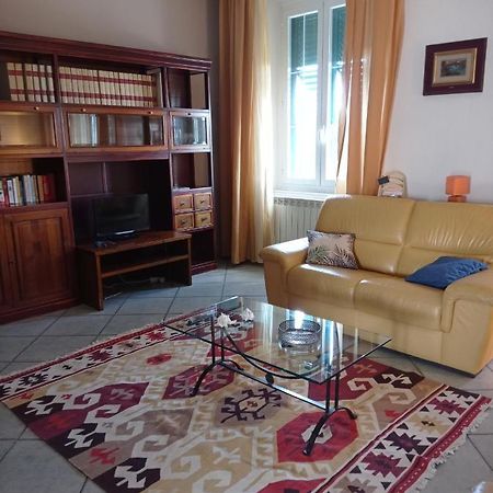 Appartamento Con Incantevole Vista Mare Ліворно Екстер'єр фото