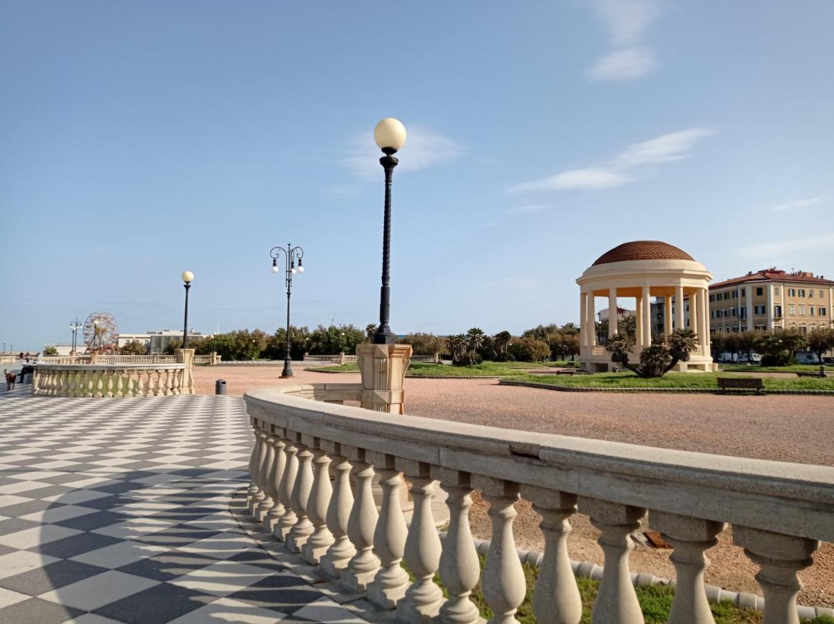 Appartamento Con Incantevole Vista Mare Ліворно Екстер'єр фото