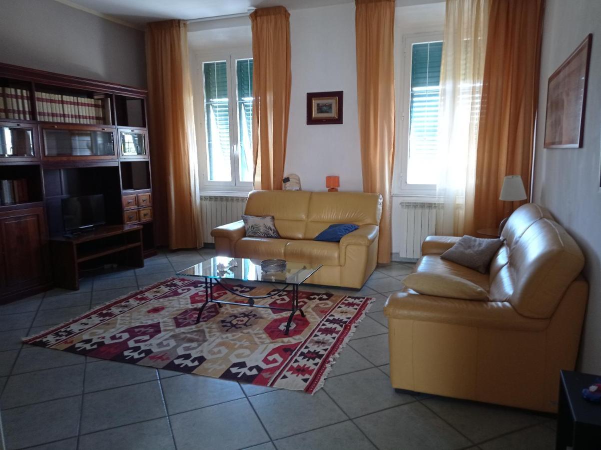 Appartamento Con Incantevole Vista Mare Ліворно Екстер'єр фото