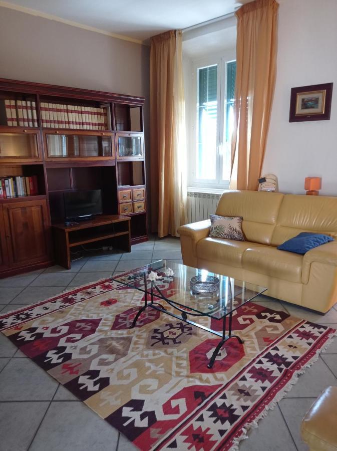 Appartamento Con Incantevole Vista Mare Ліворно Екстер'єр фото